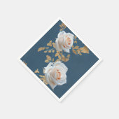 Weiße Rosen und goldene Blätter auf blauem Hinterg Serviette (Ecke)