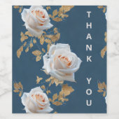 Weiße Rosen und goldene Blätter auf blauem Hinterg Weinetikett (Einzelnes Label)