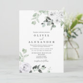 Weiße Rosen und Grünpflanzen Hochzeit Einladung (Stehend Vorderseite)