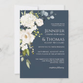 Weiße Rosen und Hydrangeas Elegante Blumenhochzeit Einladung (Vorderseite)