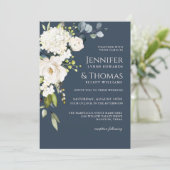 Weiße Rosen und Hydrangeas Elegante Blumenhochzeit Einladung (Stehend Vorderseite)