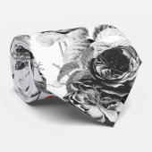 WEISSE ROSEN UND ROTE SCHALTFLÄCHEN Grauer Nacken  Krawatte (Gerollt)