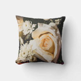 Weiße Rosenblume Florales Design Kissen
