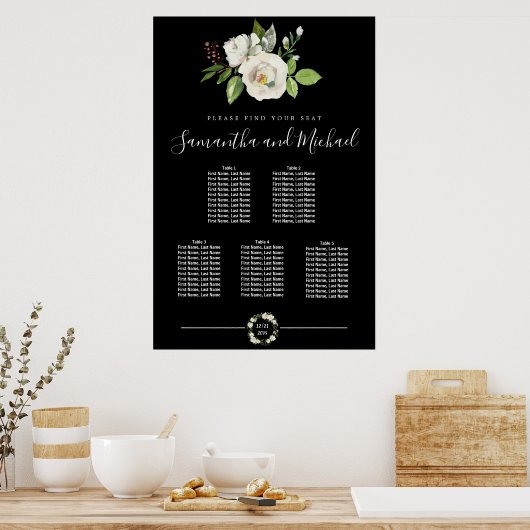 Weiße Rosenblüte auf schwarzen 5-Tisch-Sitze-Chart Poster (Küche)