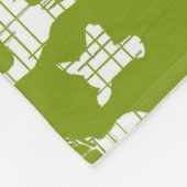 Weiße Rustikale Hirsche auf grünem Fleece Blanket (Ecke)