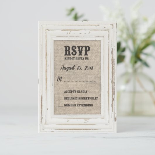 Weiße rustikale Rahmen & Burlap Wedly Kelly Custom RSVP Karte (Stehend Vorderseite)