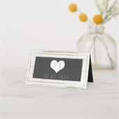 Weiße Rustikale Rahmen-Chalk-Hochzeitskur-Platzkar Platzkarte (Rückseite)