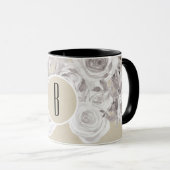 Weiße rustikale Winter-Rose Shabby Chic Kraft Tasse (VorderseiteRechts)