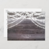 Weiße Saitenleuchten und rustikales Holz Save the  Ankündigungspostkarte (Vorne/Hinten)