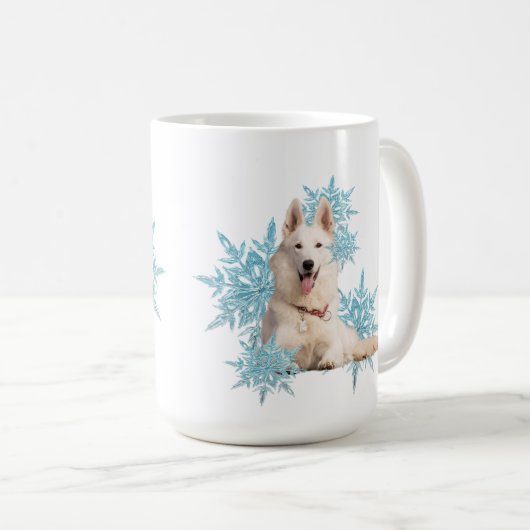 Weiße Schafhirte in den Schneeflocken Kaffeetasse (VorderseiteRechts)