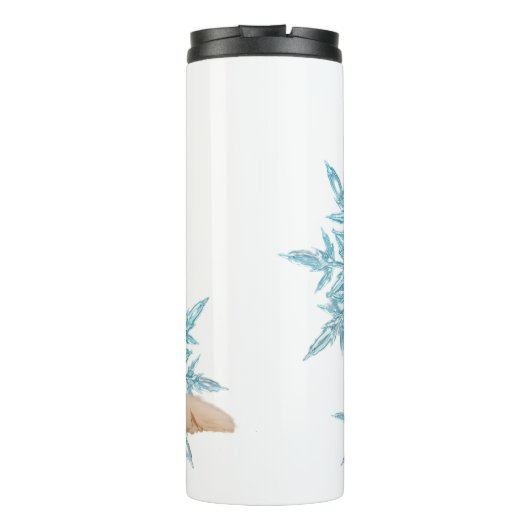 Weiße Schafhirte in den Schneeflocken Thermosbecher (Rückseite)