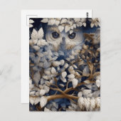 Weiße Schale versteckt sich im Wald Postkarte (Vorne/Hinten)