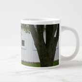 Weiße Scheune Jumbo-Tasse (Rechts)