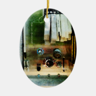 Weiße Schlauch und Düsen Keramik Ornament