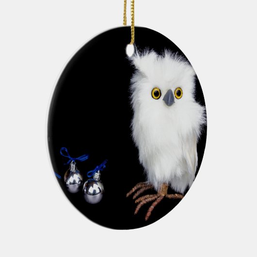 Weiße schneebedeckte Eulenfigürchen mit silbernem Keramikornament (Rechts)