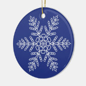 Weiße Schneeflocke auf blauem Hintergrund Keramik Ornament (Links)