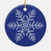 Weiße Schneeflocke auf blauem Hintergrund Keramik Ornament (Hinten)