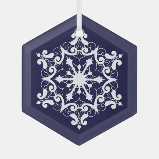 Weiße Schneeflocke auf dunkelblau Ornament Aus Glas (Vorderseite)