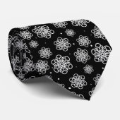 Weiße Schneeflocke auf Schwarz mit Fischskulptur Krawatte (Gerollt)