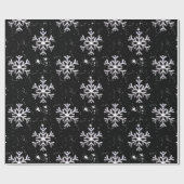 Weiße Schneeflocken an schwarzen Weihnachten Geschenkpapier (Flach)