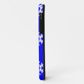 Weiße Schneeflocken auf blau Case-Mate iPhone Hülle (Hinten/Links)