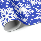 Weiße Schneeflocken auf blau Geschenkpapier (Rolleneckpunkt)