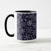 Weiße Schneeflocken auf blau Tasse (Links)