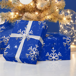 Weiße Schneeflocken auf Blue Christmas Geschenkpapier