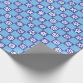 Weiße Schneeflocken auf Blue Grid Geschenkpapier (Ecke)