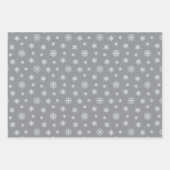 weiße Schneeflocken auf grauem Hintergrund Geschenkpapier Set (Vorderseite)