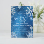 Weiße Schneeflocken Blaues Silvesterfest-Party Einladung (Stehend Vorderseite)