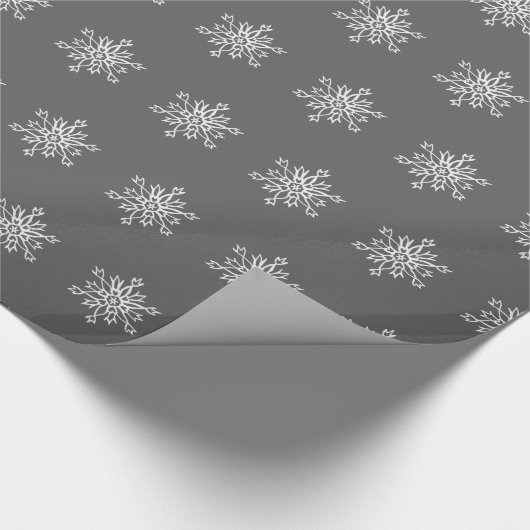 Weiße Schneeflocken Grau Hintergrund Wrapping Pape Geschenkpapier (Ecke)
