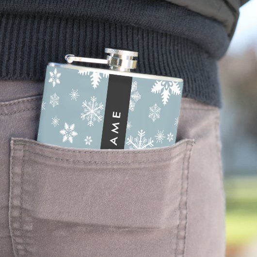 Weiße Schneeflocken, Grau, Ihr Name, Personalisier Flachmann (Beispiel)