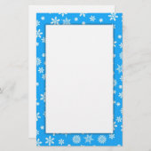 Weiße Schneeflocken im hellblauen Hintergrund Briefpapier (Vorne/Hinten)