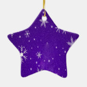 Weiße Schneeflocken mit blauem Lila Hintergrund Keramikornament (Hinten)