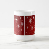 Weiße Schneeflocken mit rotem Hintergrund Kaffeetasse (Mittel)