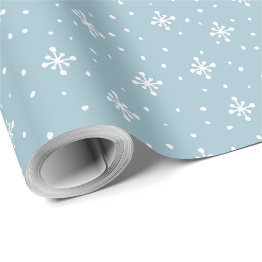 Weiße Schneeflocken Muster modern ligthblau Geschenkpapier (Rolleneckpunkt)