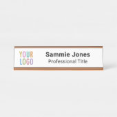 Weiße Schreibtischnamensplatte mit Firmenlogo Schreibtischnamensplakette (Vorderseite )