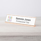 Weiße Schreibtischnamensplatte mit Firmenlogo Schreibtischnamensplakette (Vorderseite )
