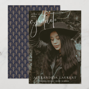 Weiße Schriftzug-Porträt-Abschlussfoto Ankündigung