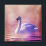 Weiße Schwäne, die auf einem scheußlichen See schw Magnet<br><div class="desc">Ein charmantes, skurriles Märchenbild. Weich romantisches Foto eines weißen Schwans in lila Licht, das auf einem scheußlichen See schwimmt. Farbenfrohe Purples und Pinks schaffen eine mystische magische Stimmung.</div>