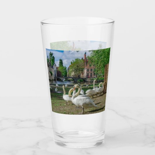 Weiße Schwäne in Brügge Glas (Vorderseite)