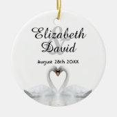 Weiße Schwäne in Liebe mit Namen Hochzeit Keramik Ornament (Vorne)