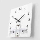 Weiße Schwäne in Liebe Quadratische Wanduhr (Winkel)