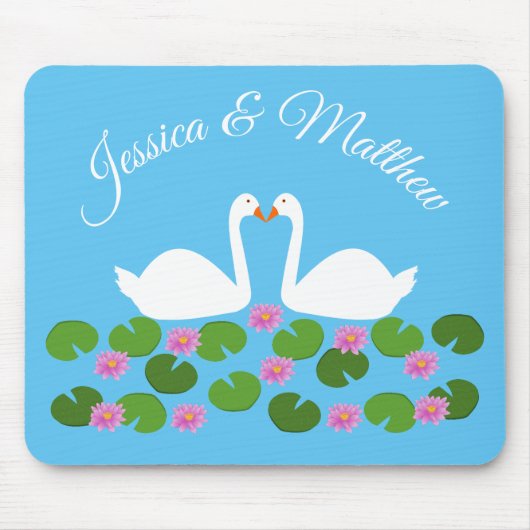 Weiße Schwäne und Wasserlilien Hochzeit nach Maß Mousepad (Vorne)