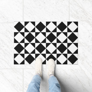 Weiße schwarze Retro-Quadrate Dreiecke Muster Fußmatte