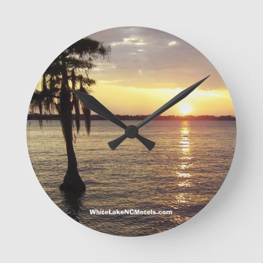 Weiße See NC-Sonnenuntergang-Uhr Runde Wanduhr (Vorderseite)