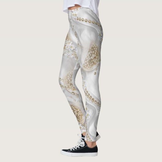 Weiße Seide und Elfenbeinperlen Leggings (Links)