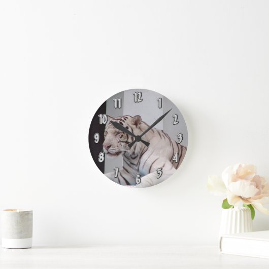 Weiße Sibirische Tigermauer Runde Wanduhr (Zuhause)