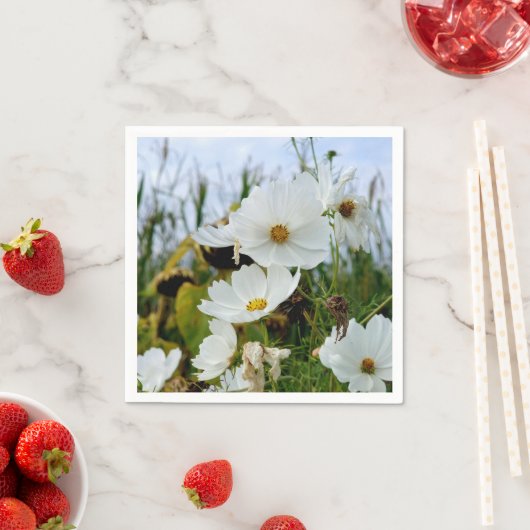 Weiße Sommerblüten – florale Serviette (Beispiel)